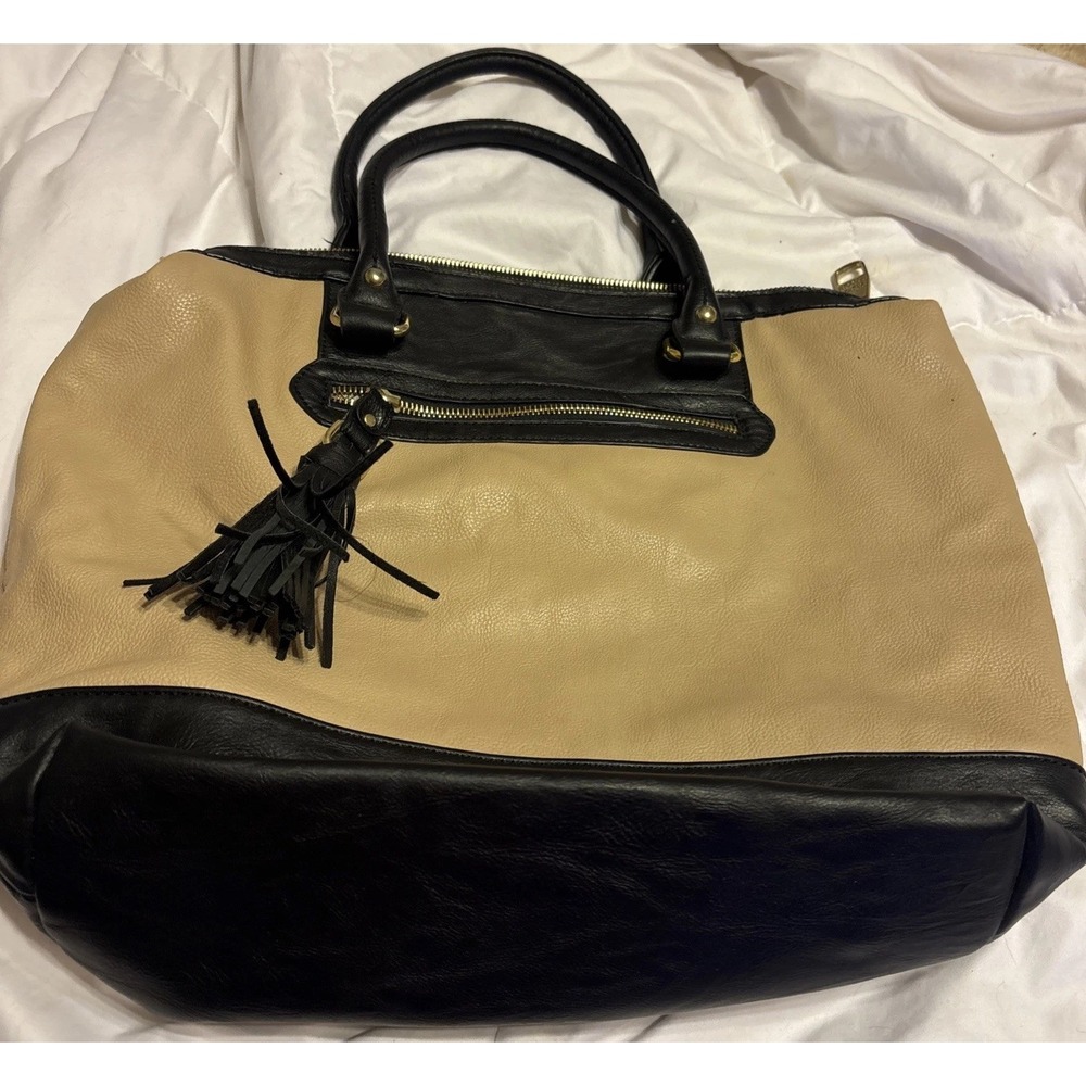 Steve Madden Large Shoulder Bag Tan Black Tassel Gold Hardware Tote